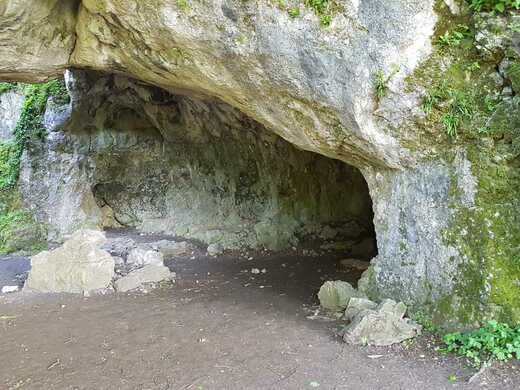 Vchod do jeskyně Šipka